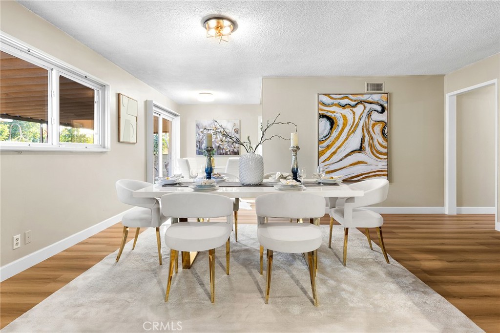 1357 N Aldenville