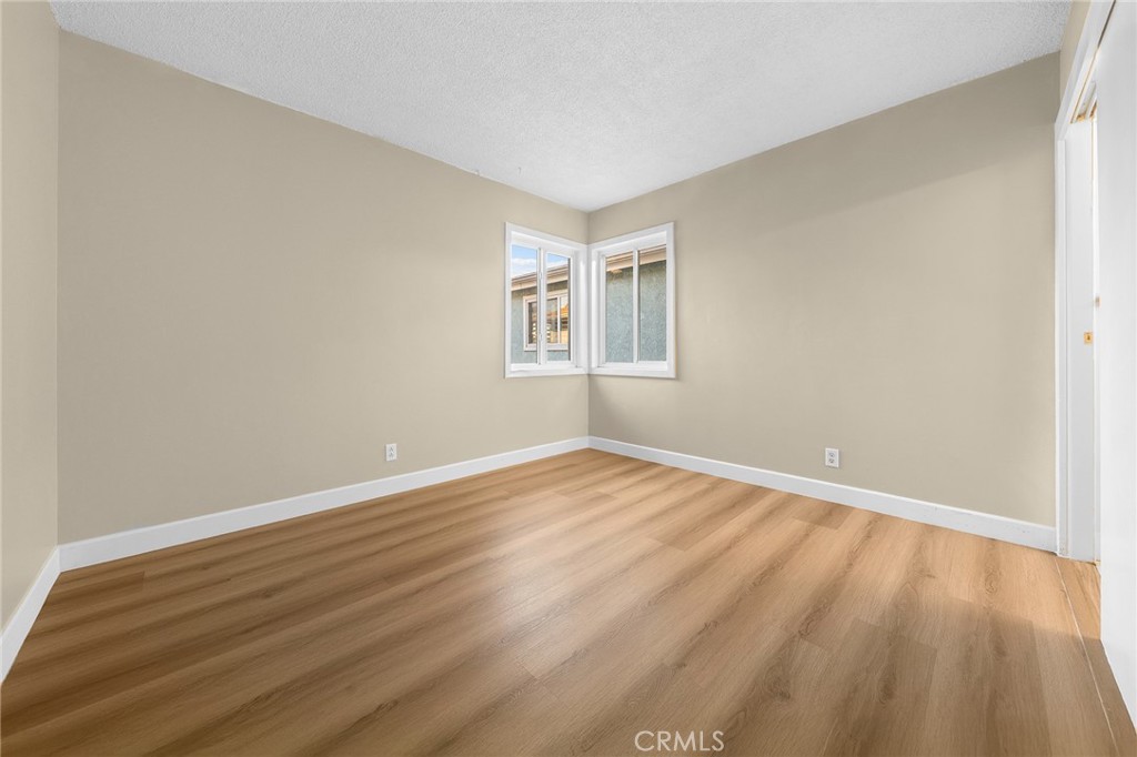 1357 N Aldenville