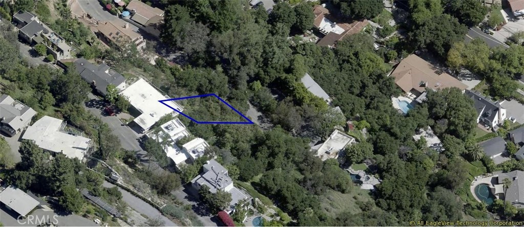 916 Glen Oaks Boulevard