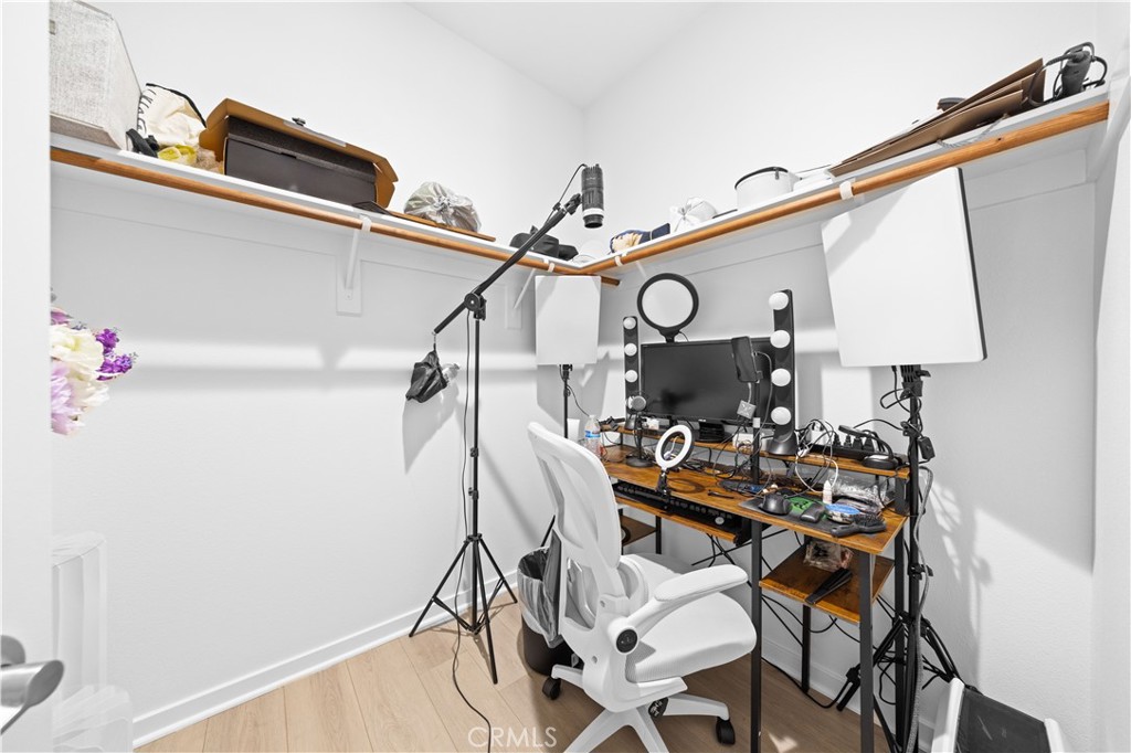 2829 E Clementine Drive