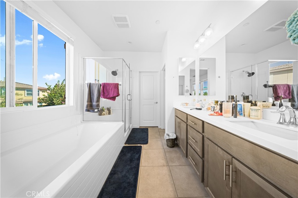 2829 E Clementine Drive