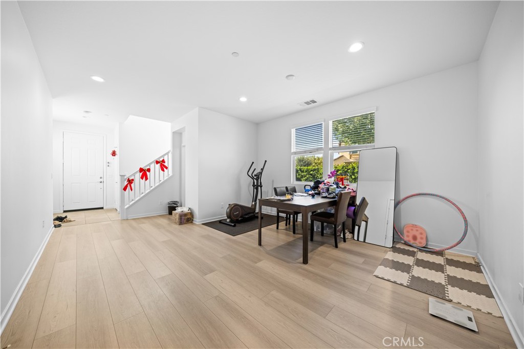 2829 E Clementine Drive