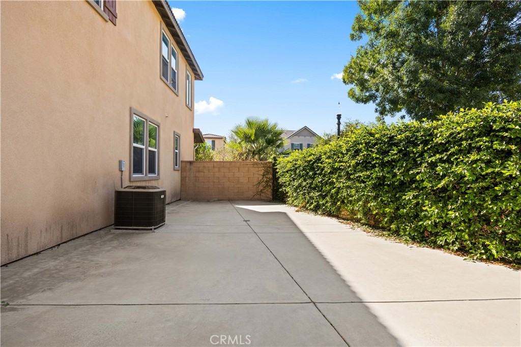 2829 E Clementine Drive