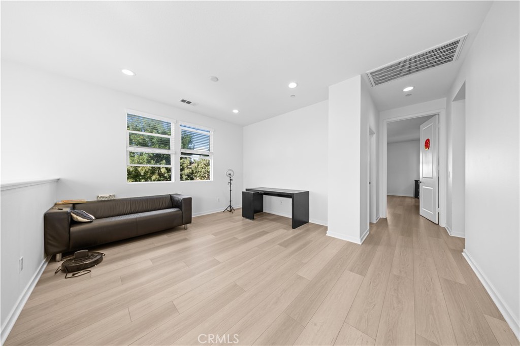 2829 E Clementine Drive