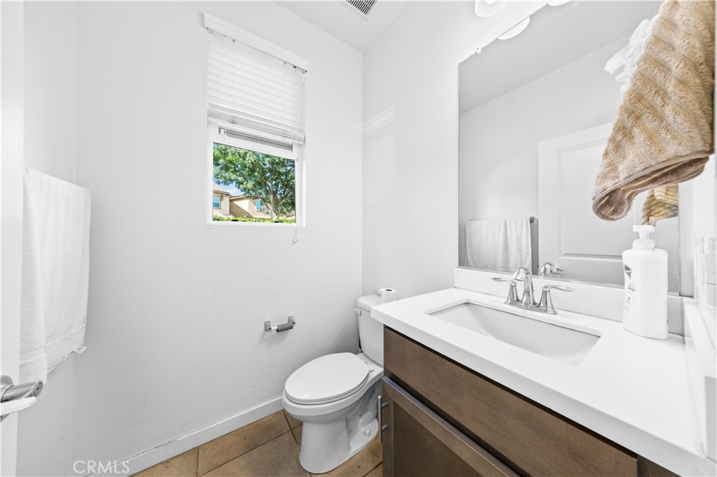 2829 E Clementine Drive