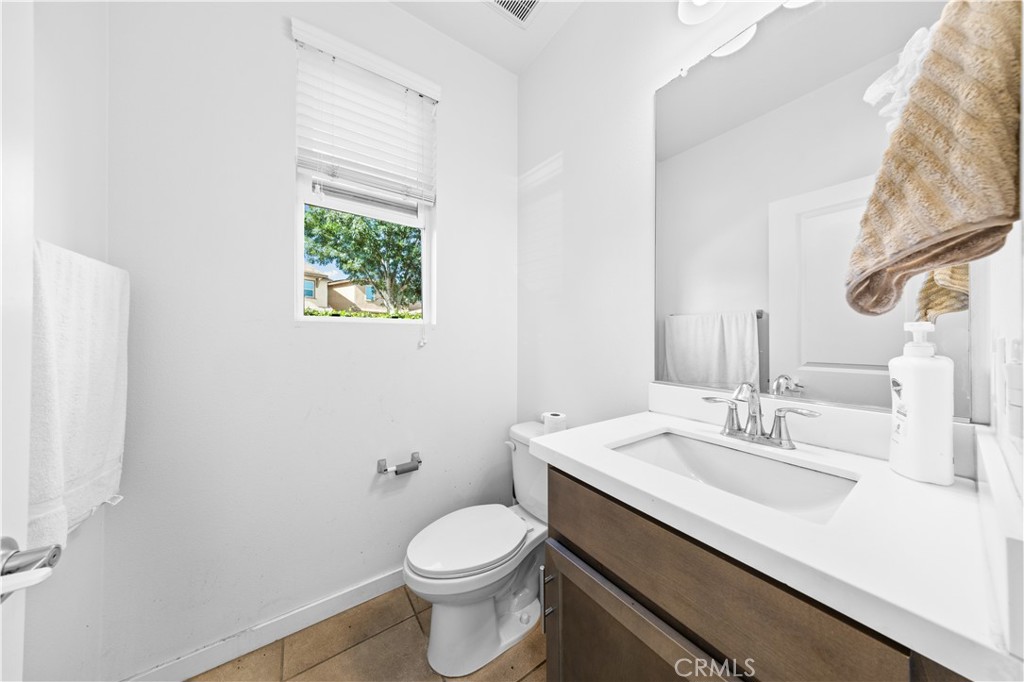 2829 E Clementine Drive