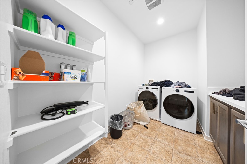 2829 E Clementine Drive