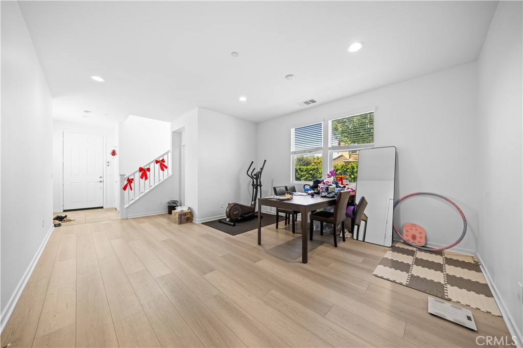 2829 E Clementine Drive