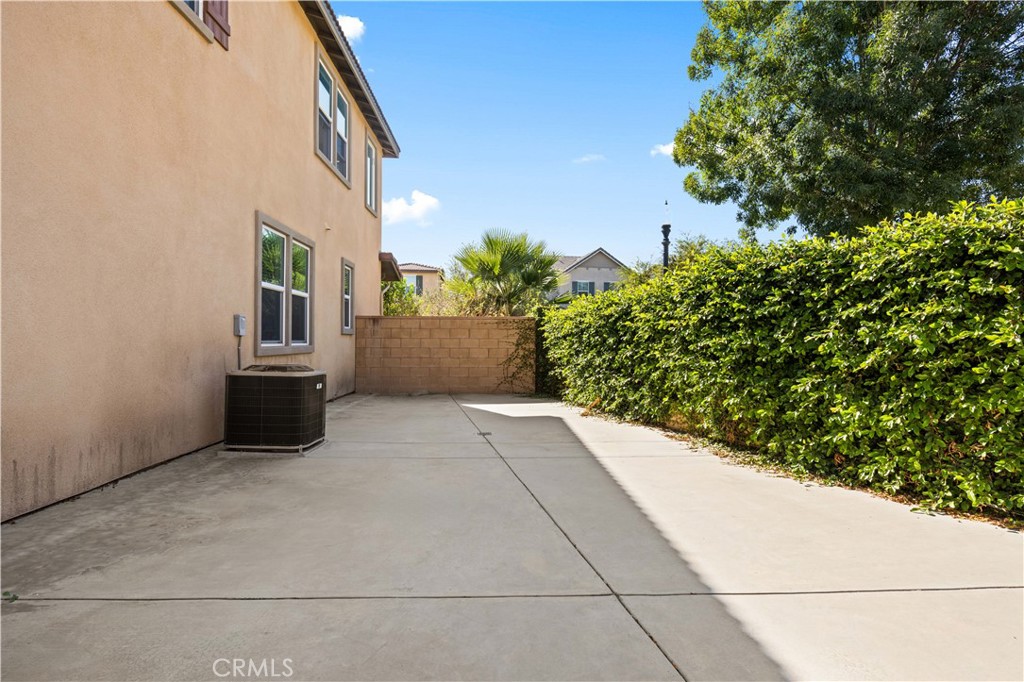 2829 E Clementine Drive