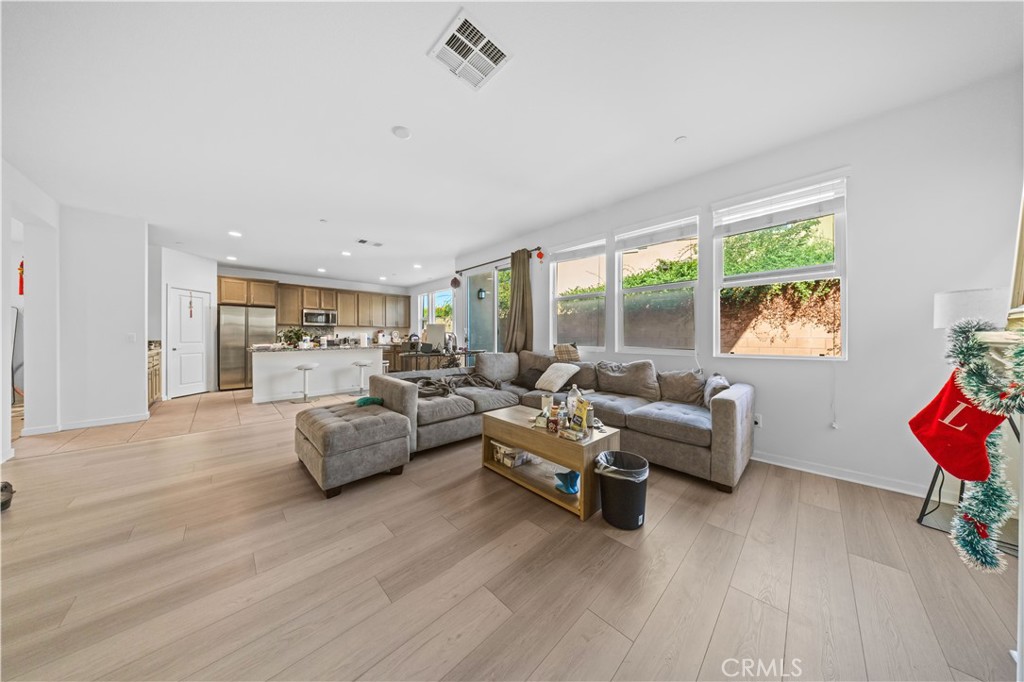 2829 E Clementine Drive