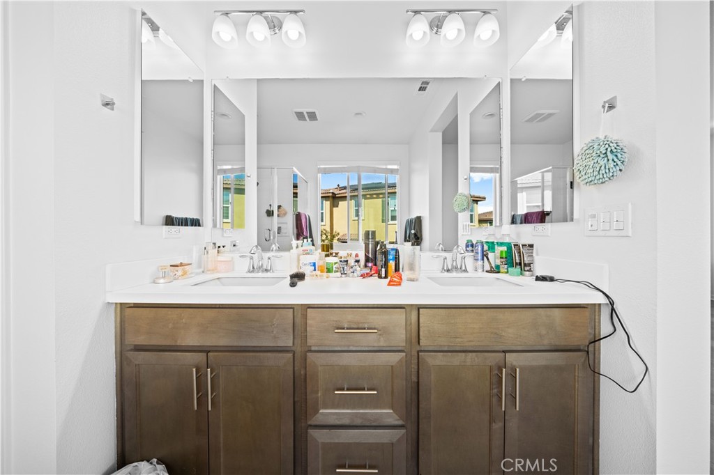 2829 E Clementine Drive