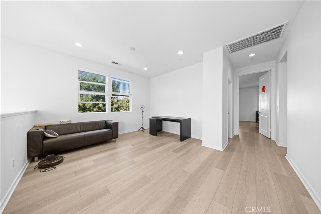 2829 E Clementine Drive