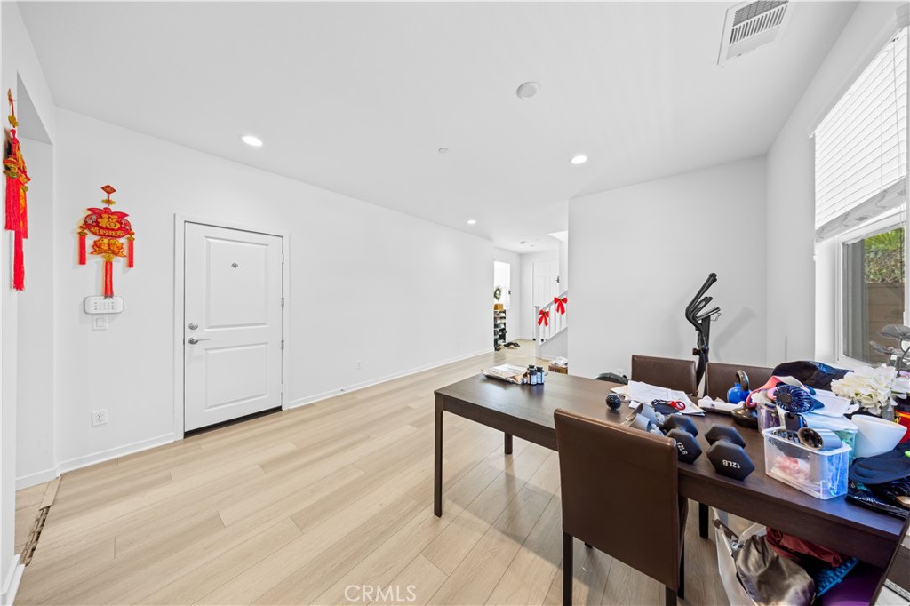 2829 E Clementine Drive