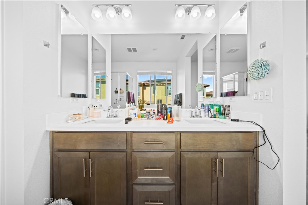 2829 E Clementine Drive