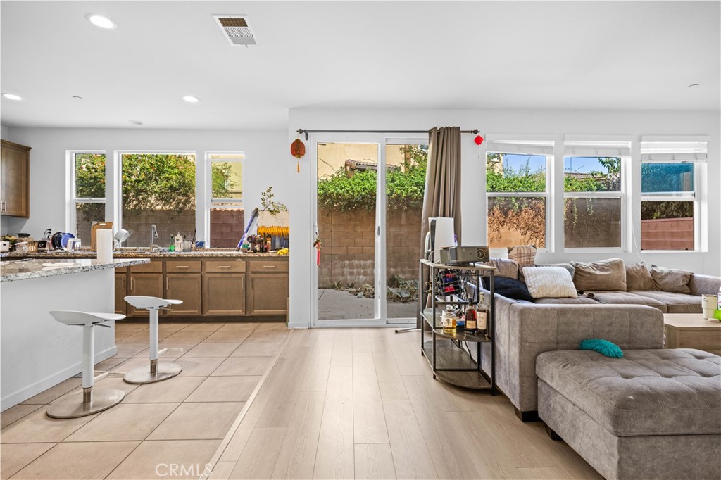 2829 E Clementine Drive