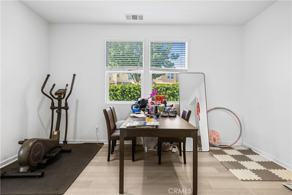 2829 E Clementine Drive