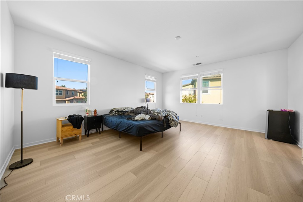 2829 E Clementine Drive