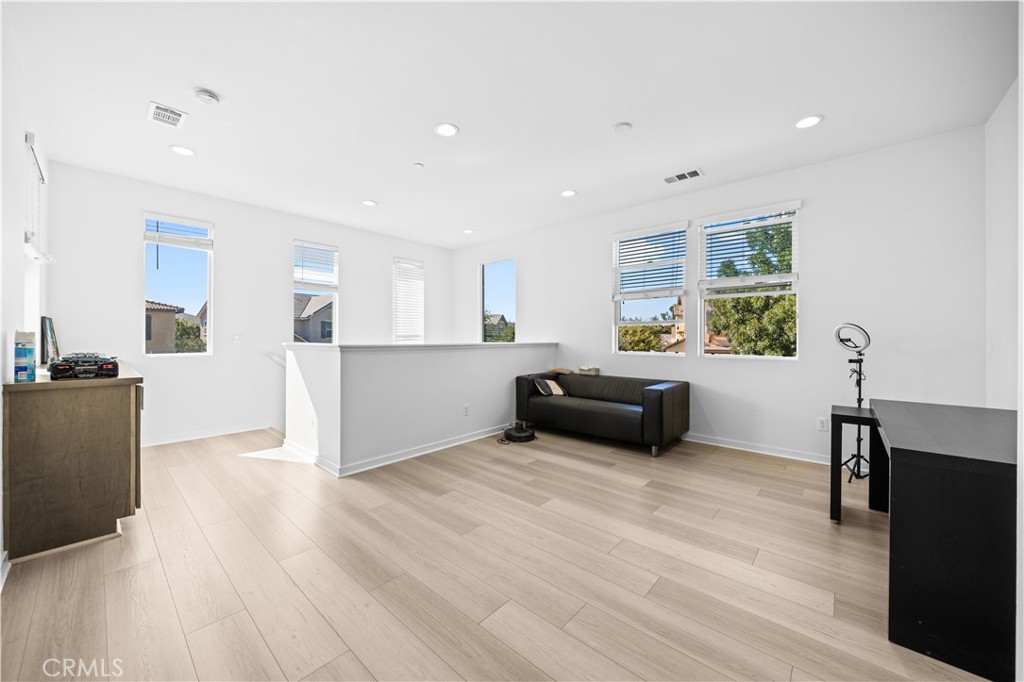 2829 E Clementine Drive