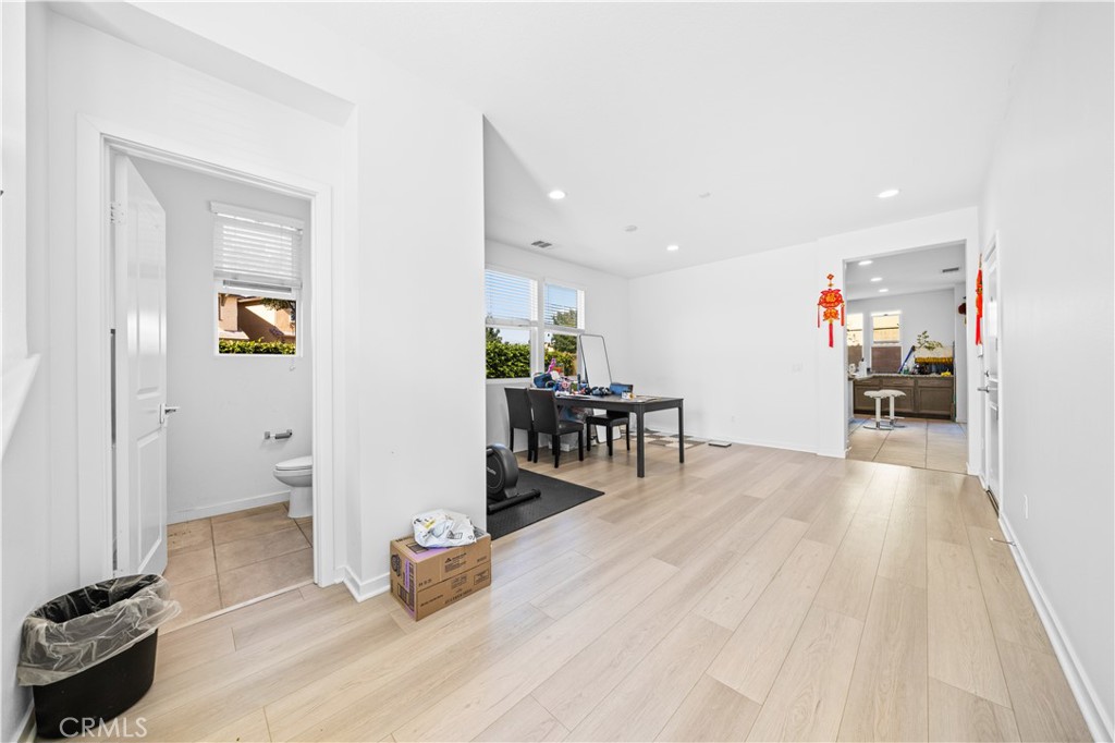 2829 E Clementine Drive