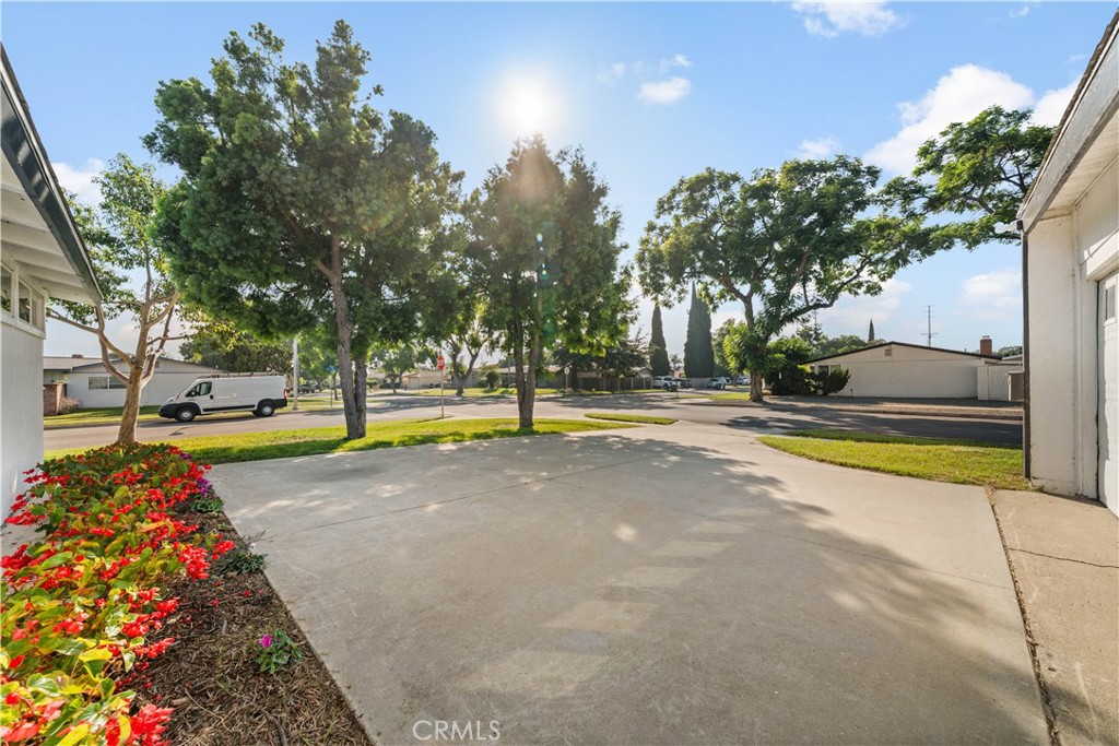 2431 Santa Ysabel Avenue