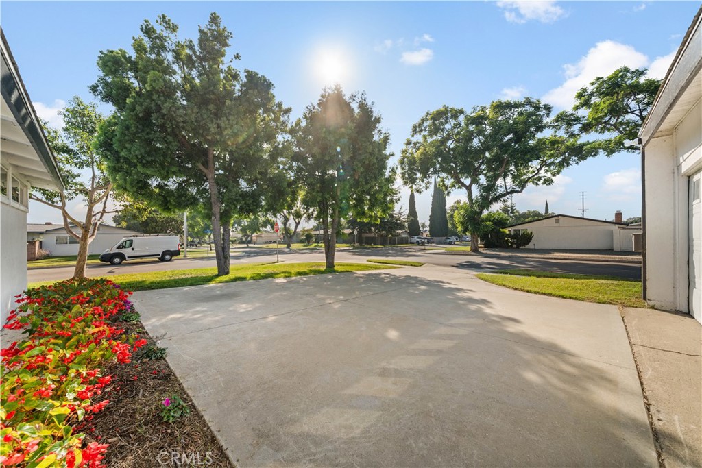 2431 Santa Ysabel Avenue