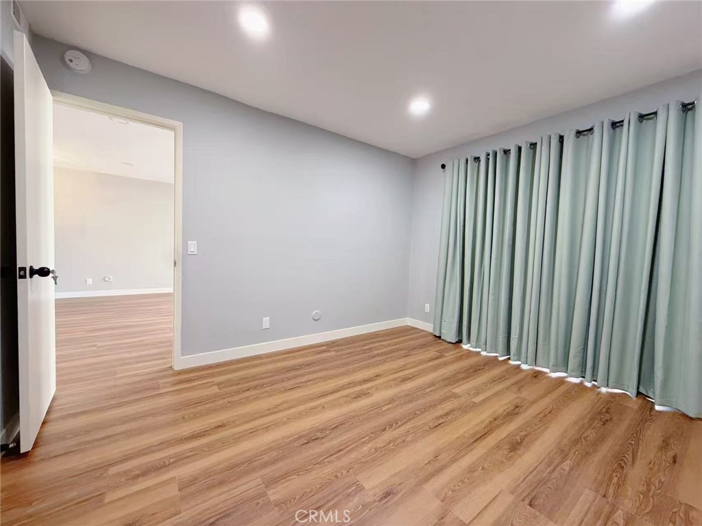 239 LINWOOD Avenue E