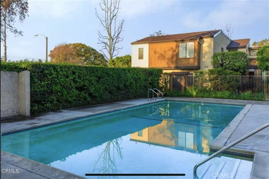 239 LINWOOD Avenue E