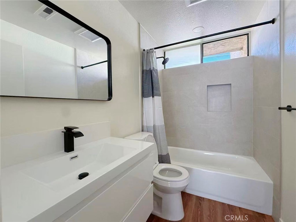 239 LINWOOD Avenue E