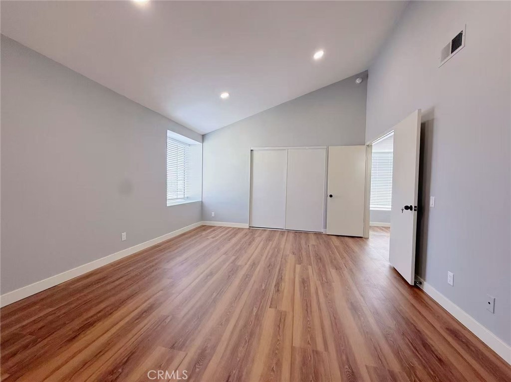 239 LINWOOD Avenue E