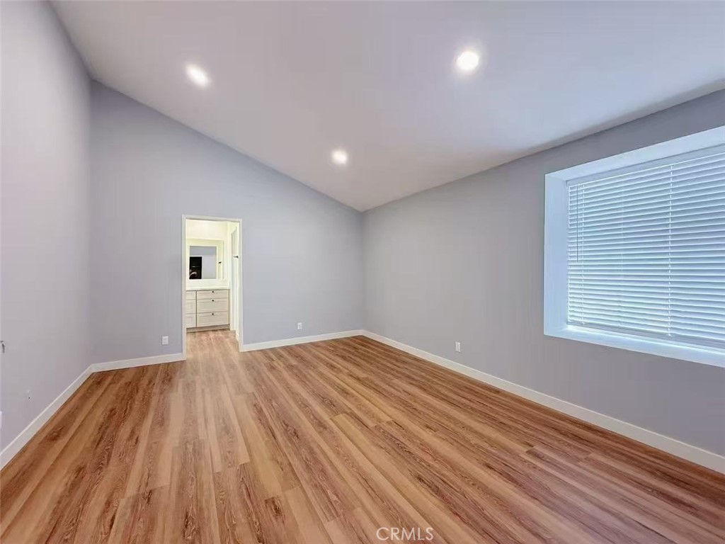 239 LINWOOD Avenue E