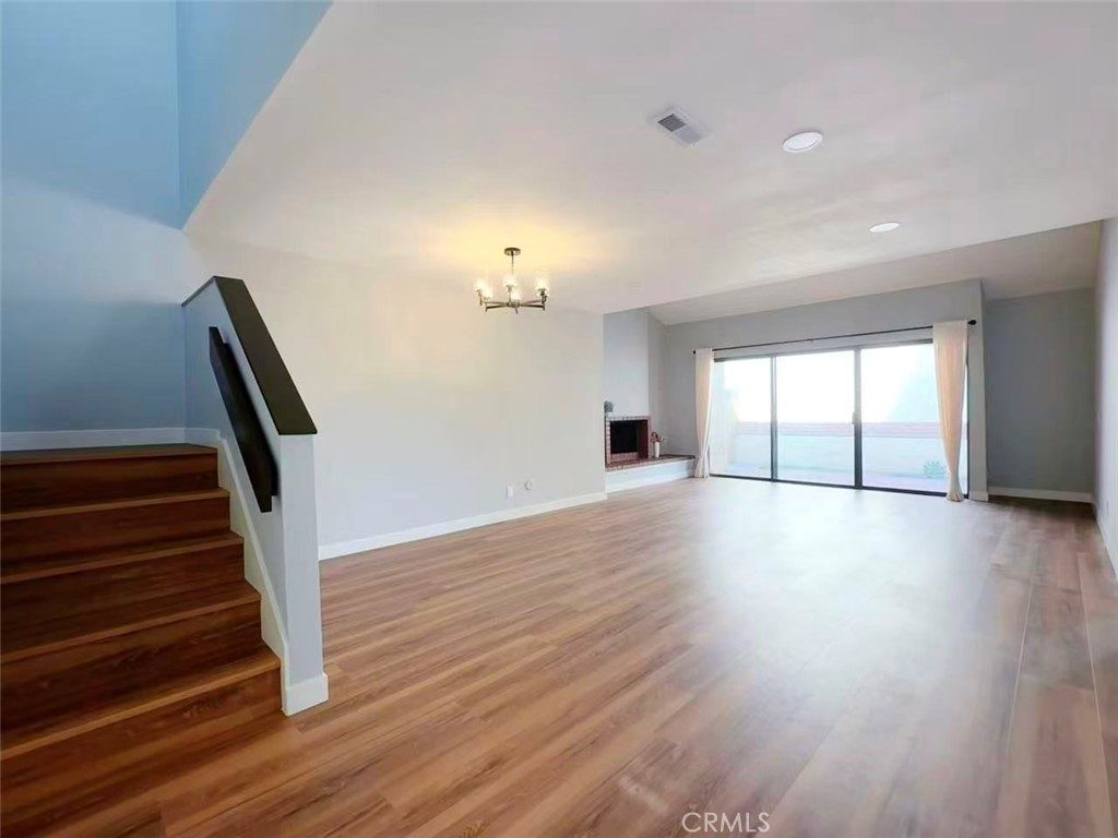 239 LINWOOD Avenue E