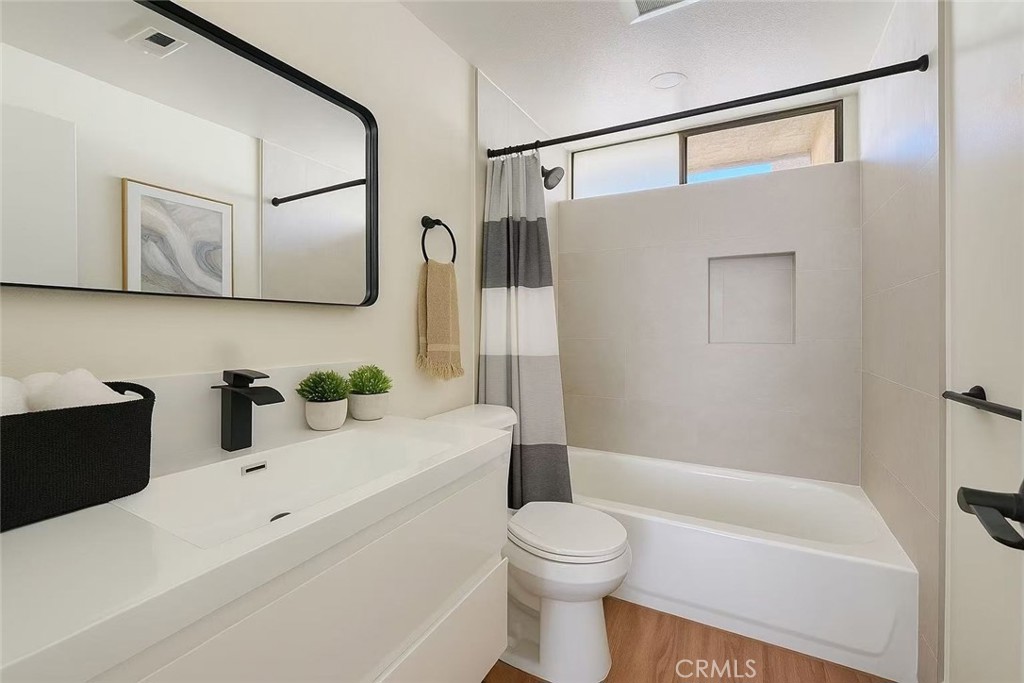 239 LINWOOD Avenue E