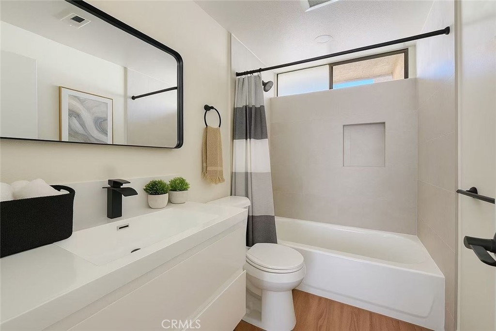 239 LINWOOD Avenue E