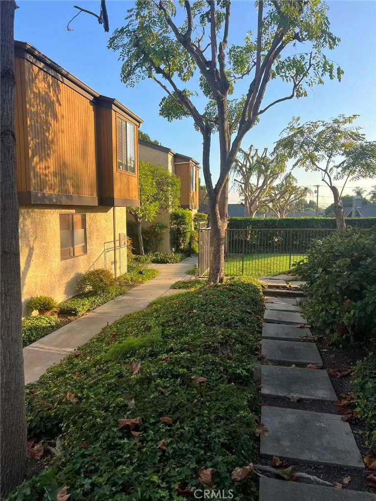 239 LINWOOD Avenue E