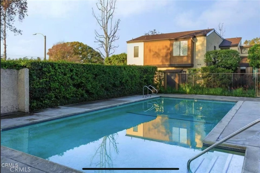 239 LINWOOD Avenue E