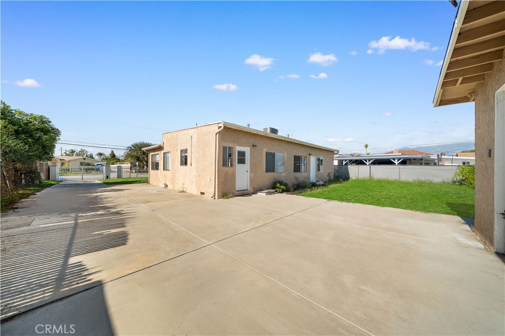 4724 Durfee