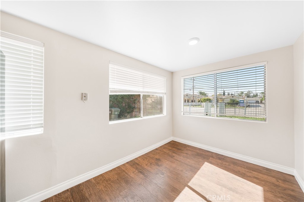 4724 Durfee