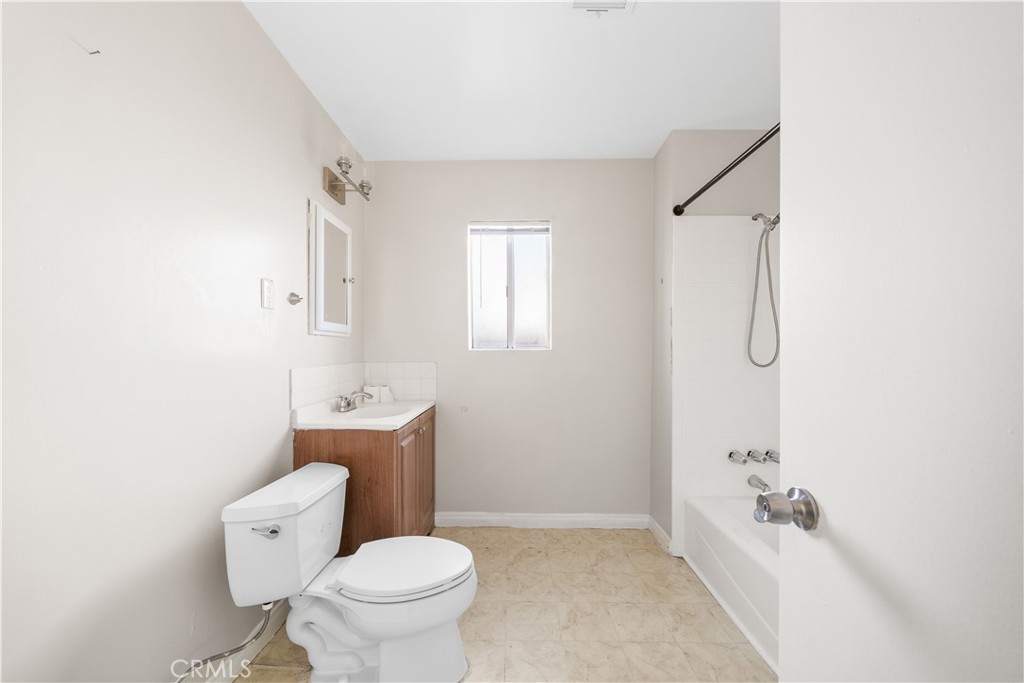 4724 Durfee