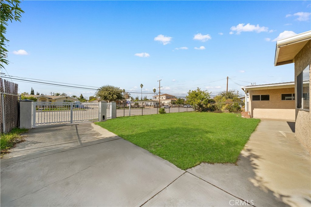 4724 Durfee