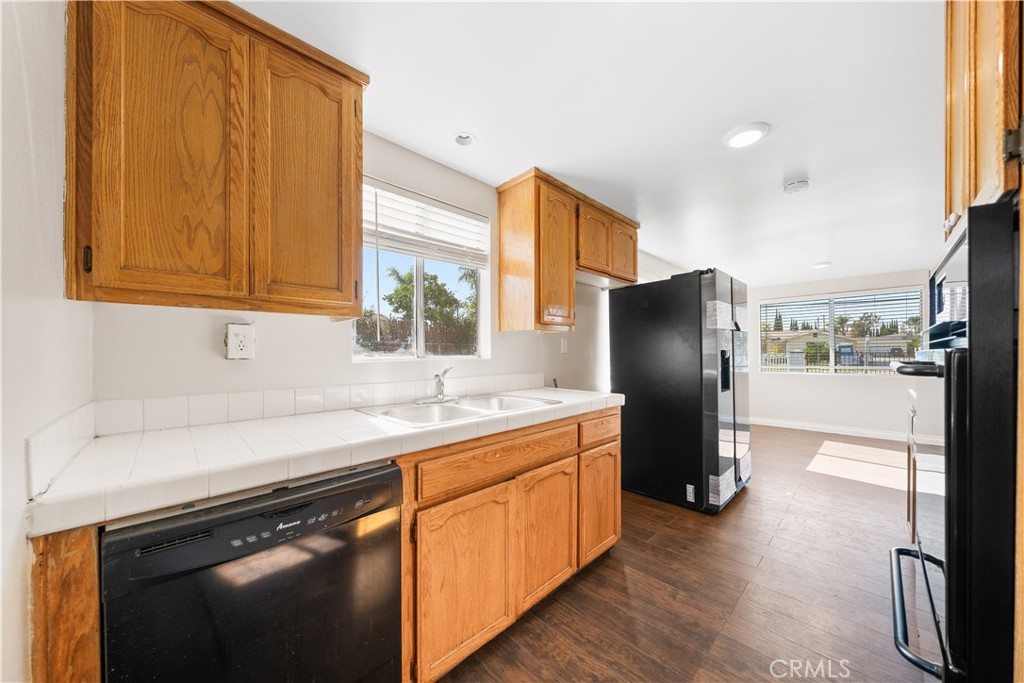 4724 Durfee