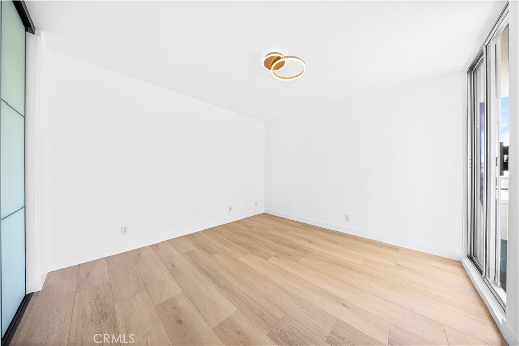 1550 N Laurel Avenue N 203