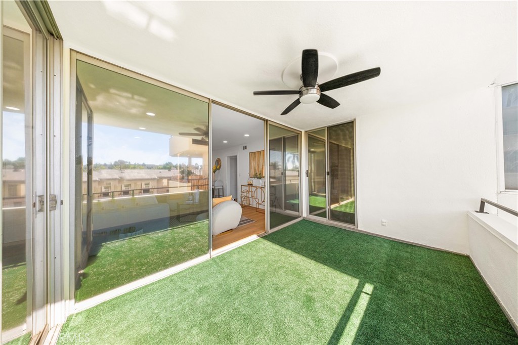 1550 N Laurel Avenue N 203