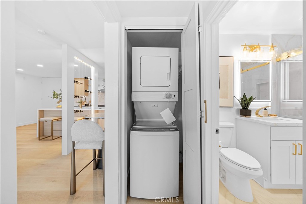 1550 N Laurel Avenue N 203