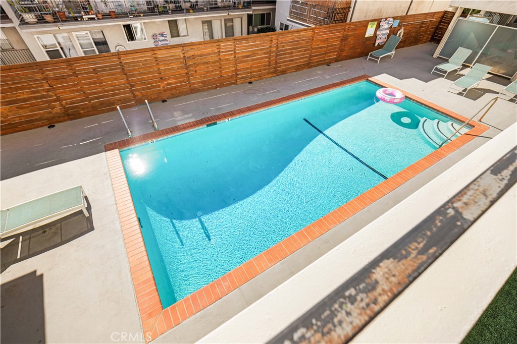 1550 N Laurel Avenue N 203