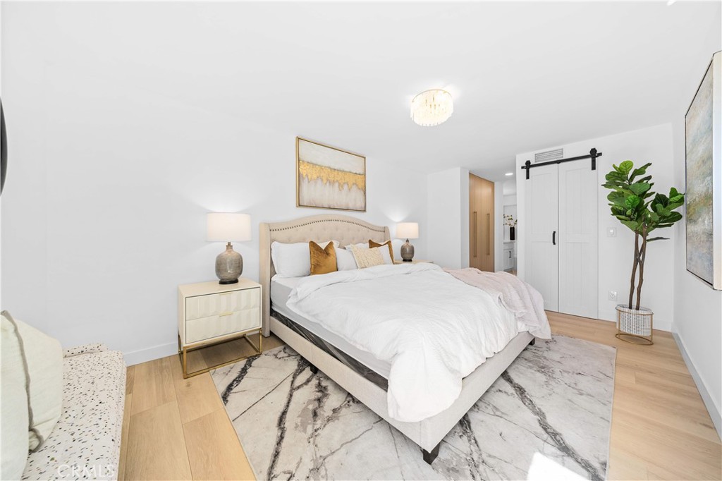 1550 N Laurel Avenue N 203