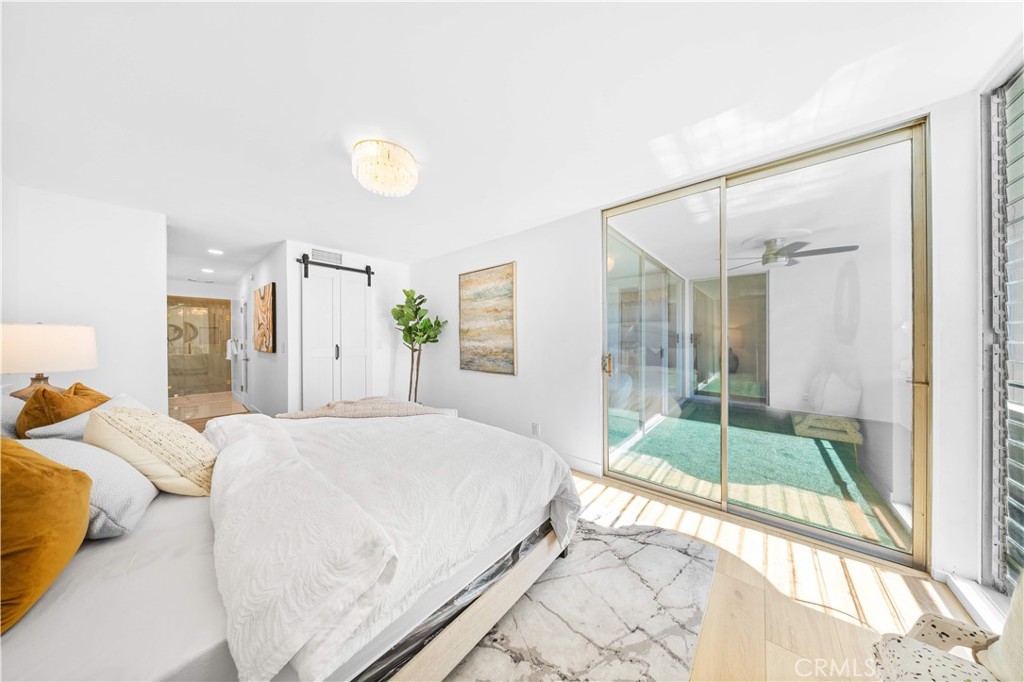 1550 N Laurel Avenue N 203