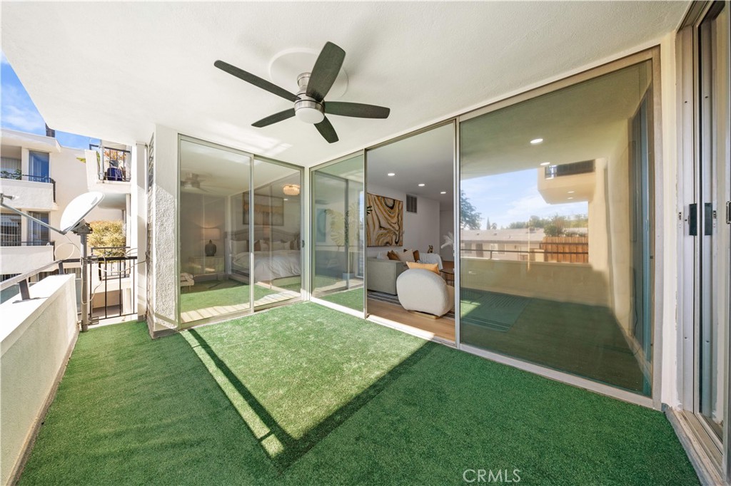 1550 N Laurel Avenue N 203