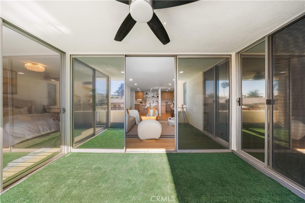 1550 N Laurel Avenue N 203