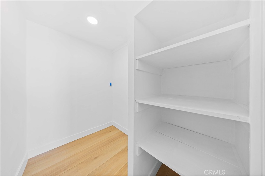 1550 N Laurel Avenue N 203