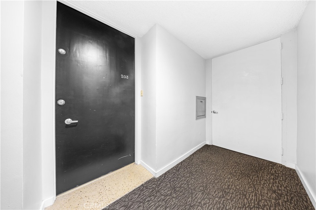 1550 N Laurel Avenue N 203